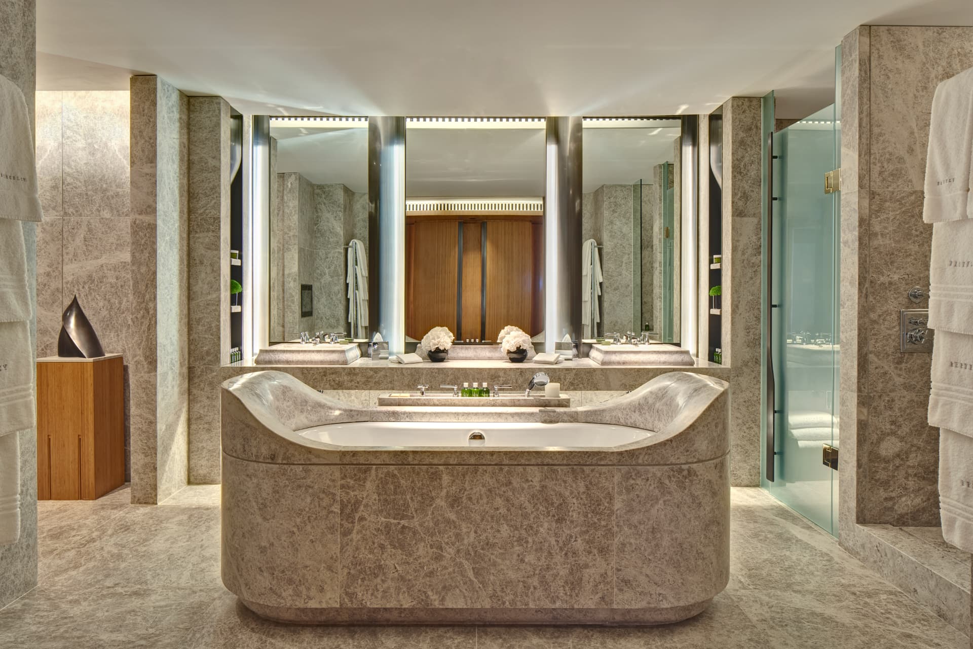 Berkeley Opus Suite — Bathroom